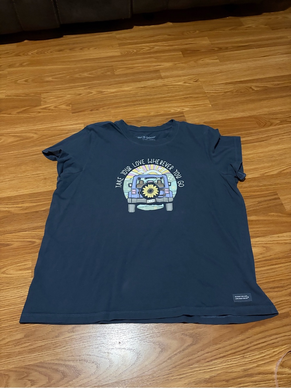 Life is Good Women’s XL Crusher shirt